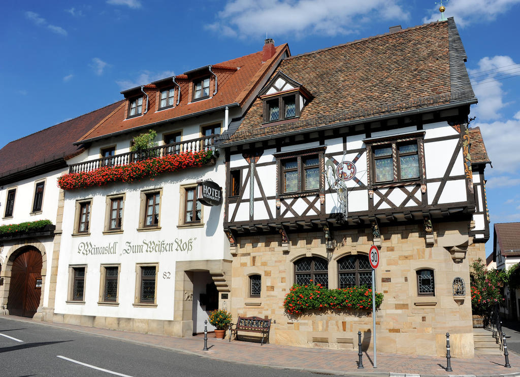 Weinkastell Zum Weissen Ross Hotel Kallstadt Bagian luar foto